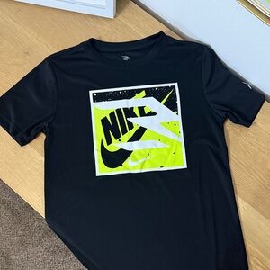 Nike Black and Neon Yellow Kids Short Sleeve Tee
